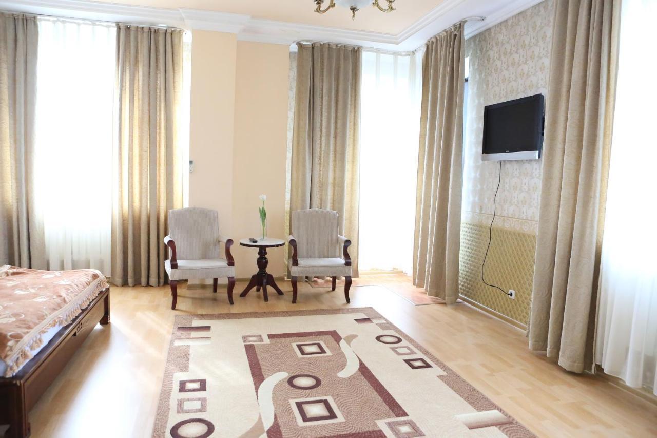 Hotel Экипаж Ałma Ata Zewnętrze zdjęcie